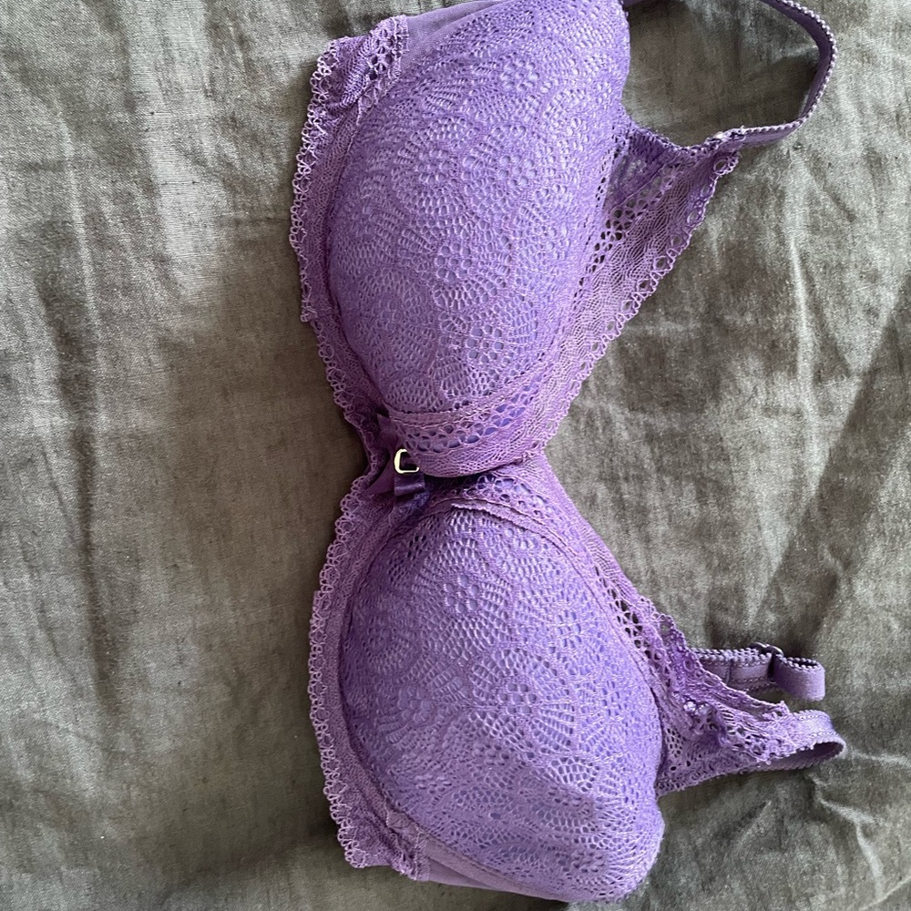 Chantelle bra